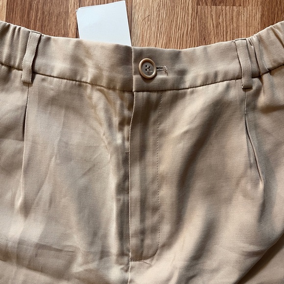 Open Edit Soft Pleated Shorts - Picture 5 of 11